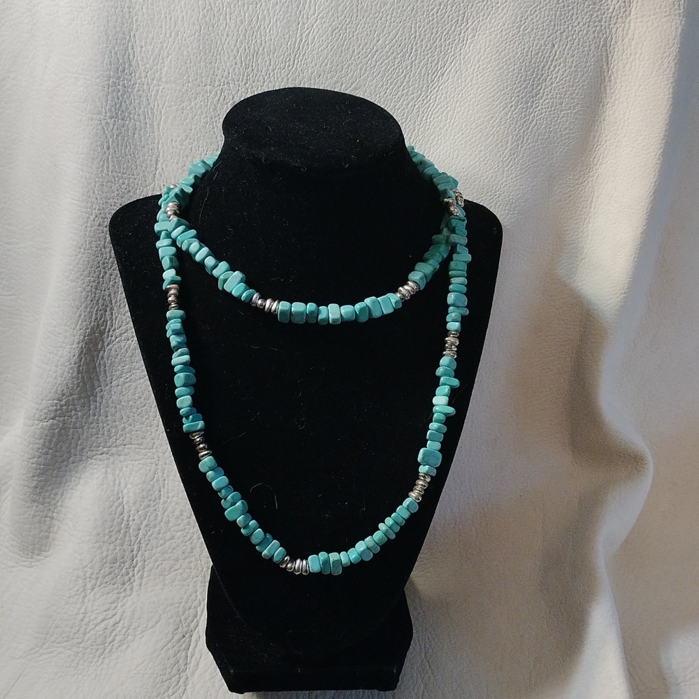 Authentic Dakota Premiere Designs Faux tourquoise chips Matte silver plate beads